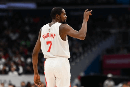杜兰特关键时刻连取7分引詹姆斯怒赞：你可以永远相信KD 杀手