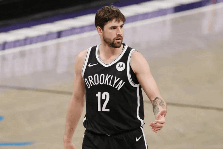 篮网可能用哈里斯或库里做筹码升级内线