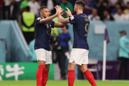 世界杯战报-吉鲁双响姆巴佩拉比奥特均传射 法国4-1逆转澳大利亚