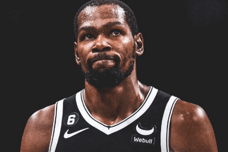 杜兰特末节10中8得到20分，队友8投0中没有进球