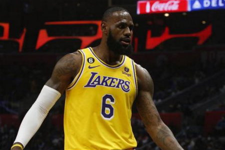 NBA-浓眉25+15 詹姆斯复出21+8+5 湖人送马刺7连败