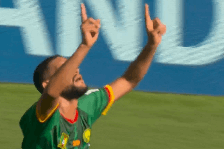 喀麦隆角球进攻破门，卡斯特略托打空门得手！