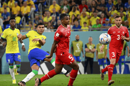 卡塞米罗：小组出线是我们的首个目标，首轮中框后很高兴取得进球