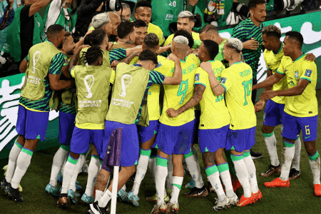 提前晋级16强！巴西队成本届世界杯第二支小组出线球队