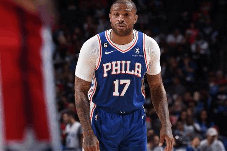 PJ-塔克近30天数据：场均1.86分&今日6分创新高 三分命中率29.4%