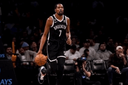 轻松写意！杜兰特10投6中拿下17分9板7助2帽 罚球6中5