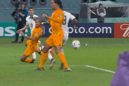 脚后跟神仙球！美国扳回一城，暂1-2荷兰！
