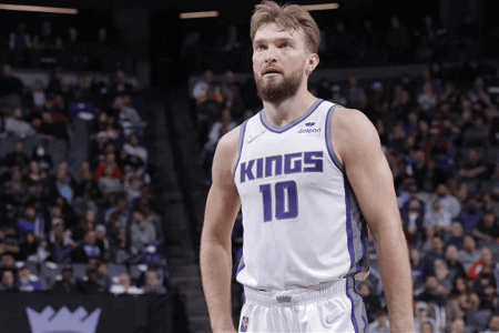 以九成准星砍至少20+5+5！小萨成国王队史第四人
