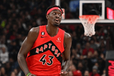 依旧全能！西亚卡姆20投10中砍25分10板7助2断 正负值全场最高