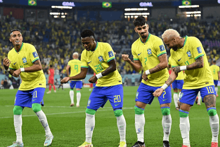 维尼修斯：内马尔是我最大的偶像 安切洛蒂就像父亲一样