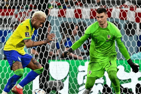 罗纳尔多：为内马尔在巴西队的牺牲和承诺骄傲，他放弃了很多东西