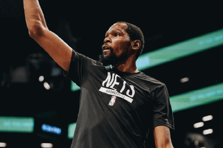 杜兰特本赛季出场时间已经突破1000分钟 联盟首位！