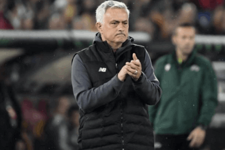 葡足协已和穆帅进行非正式接触，后者在明夏之前无法上任