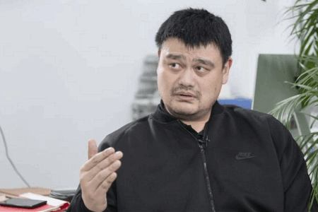 姚明连任中国篮协主席