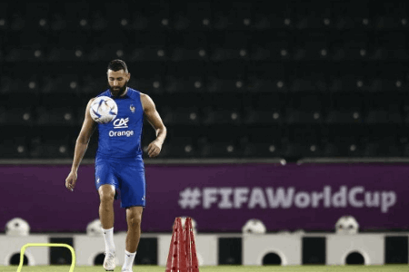 本泽马仍在法国队名单中，若夺冠他仍有机会获得奖牌