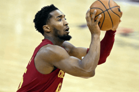 手刃旧主！米切尔出战22分钟三节打卡 12中8，三分5中4贡献23分