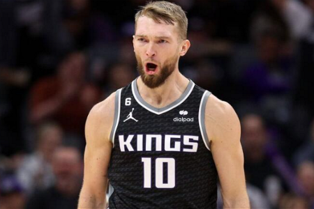NBA：小萨13+21+12 詹姆斯31+11 国王四人20+轻取湖人