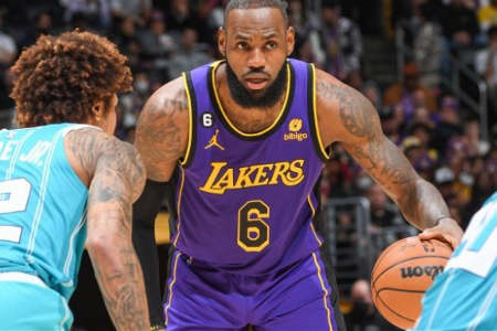 NBA：三球23+8+8 罗齐尔23+6 詹姆斯34+8 黄蜂送湖人3连败