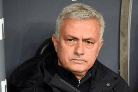 在经过考虑之后，穆里尼奥拒绝接任葡萄牙主帅一职