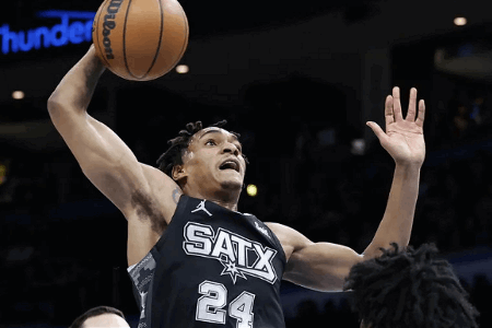 马刺后卫瓦塞尔将接受左膝关节镜手术