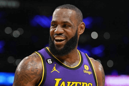 NBA-詹姆斯23+9+6 莫兰特22+8 湖人逆转险胜灰熊