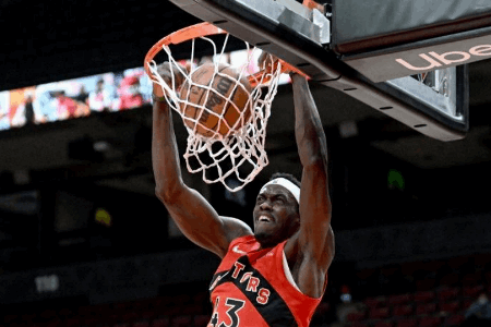 西卡：只要我做动作就会有3个人来防我 我们原本能赢下很多比赛