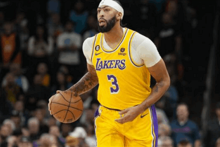 戴维斯正式复出，詹姆斯参加背靠背