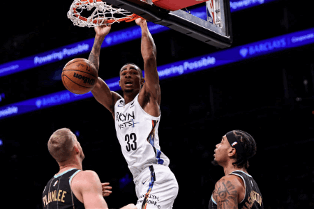 Woj：篮网会在截止日前寻找克拉克斯顿的替补