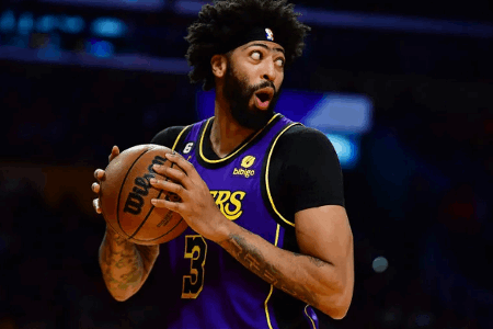 哈姆：当浓眉不被疼痛影响时 他是联盟前五的防守者&能从1防到5