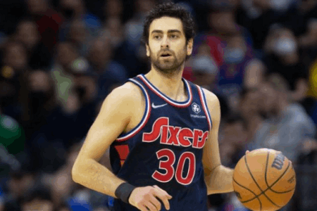 科克马兹提出交易申请