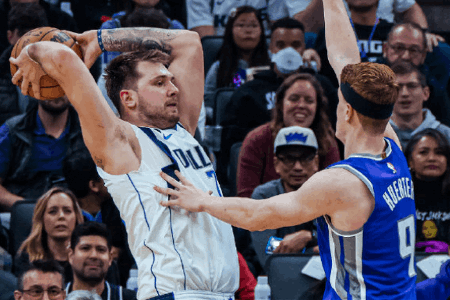  NBA：福克斯36分 小萨22+14 东欧合砍55分 国王加时复仇独行侠