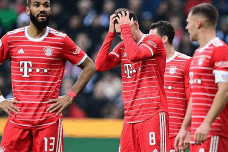 德甲-于帕染红舒波莫廷破门 10人拜仁2-3不敌门兴