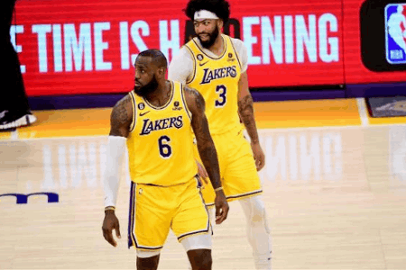 明日湖人主场对阵勇士 詹姆斯&戴维斯大概率出战