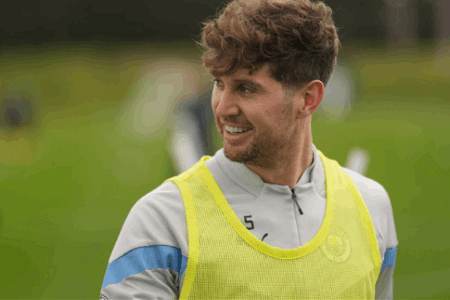 英超情报：曼城两中卫有望复出，纽卡斯尔联主力中场状态火热