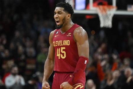 米切尔本赛季9次砍下40+ 骑士队史继詹姆斯之后第二位！