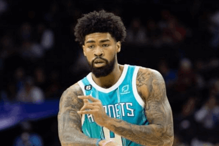 Woj：黄蜂队中锋尼克-理查兹将以三年1500万美元续约