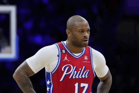 6分5前场板2助5断！哈登：这就是我们交易来塔克的原因