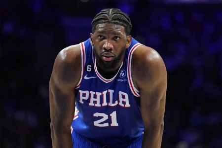 名记：尼克斯正在关注恩比德 他们希望76人失控并使其申请交易