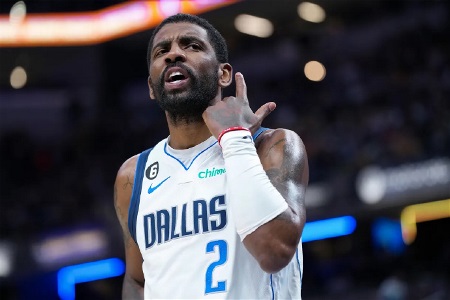 Woj：湖人不会寻求重大交易 他们不太可能得到欧文或比尔这种球员