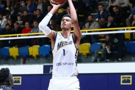 2米26！文班亚马是02年姚明之后最高的状元秀