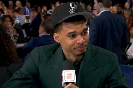 创造历史！文班亚马是NBA历史上首位法国籍状元