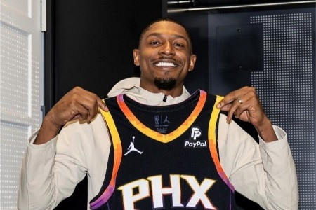 队记：太阳将在本周五为球队新援比尔召开新闻发布会