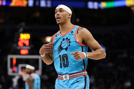 自由球员市场开启后太阳连签5人 目前阵容名单确定14人