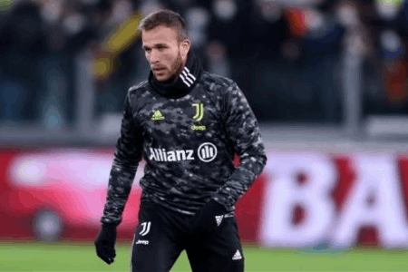 阿图尔：得到梅西的赞扬我非常高兴，从小哈维就激励着我