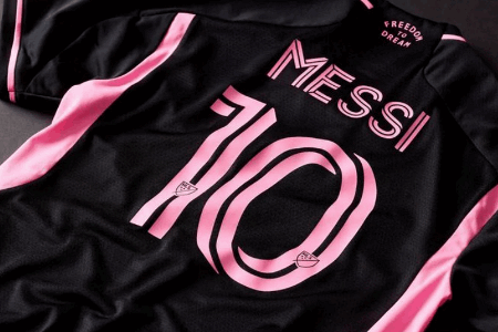 TA：梅西预计在当地时间周日正式官宣，7月22日迎来首秀