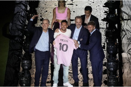 迈阿密国际主席：第一次和贝克汉姆见面，我们就梦想签下梅西