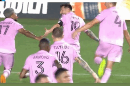 詹姆斯社媒发文谈梅西打进制胜球：他当然做到了！他是‘山羊’