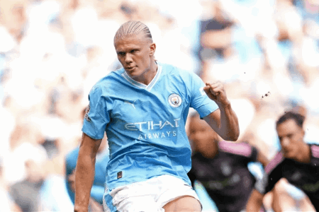 英超历史最快5次戴帽球员：哈兰德39场，范尼73场，苏牙86场