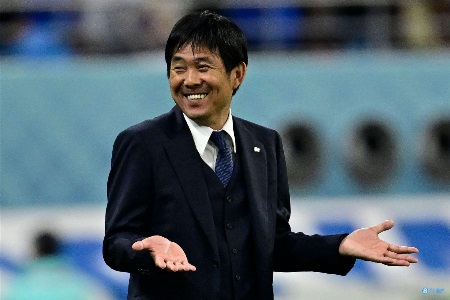 足球报：日本一年内连胜3次前世界冠军 留给弗里克的时间不多了