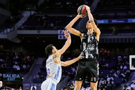 Shams：预计马刺会让文班亚马在大前锋位置开启NBA生涯